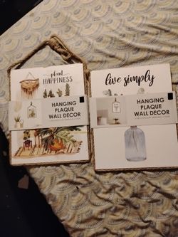 Hanging wall decor