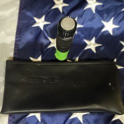 Shure SM57 Dynamic Instrument Microphone Shure Pouch - Tested -
Works
Great
