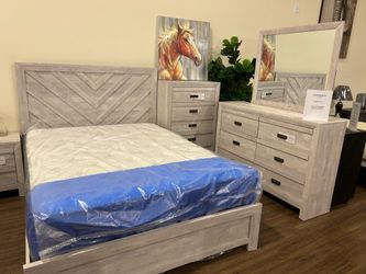 7 pieces queen bedroom set