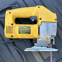 Dewalt DW318 Jig Saw