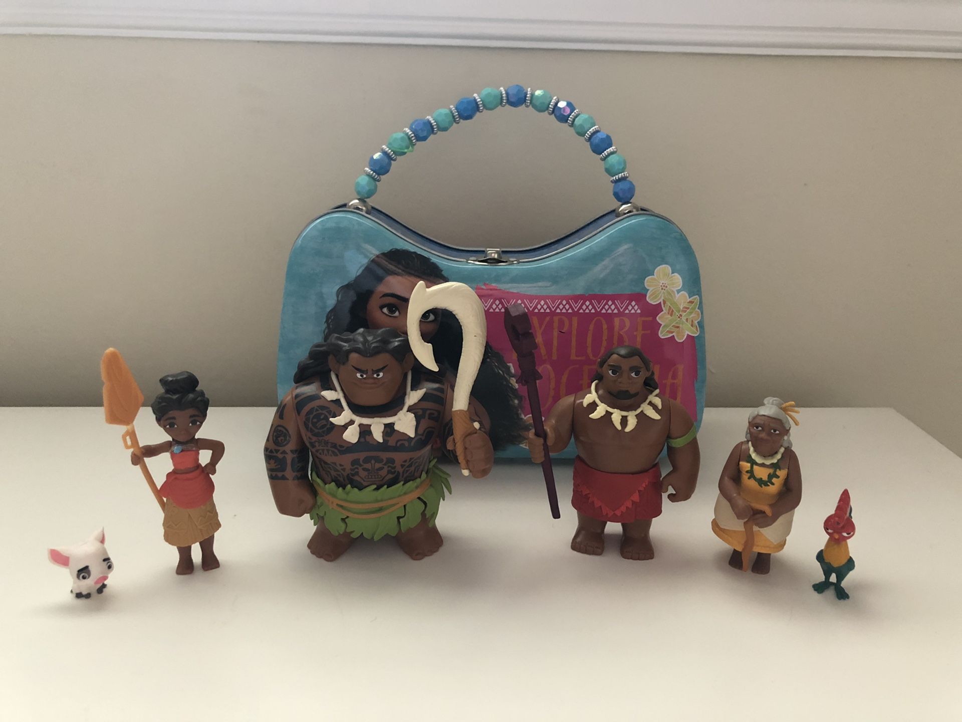 Disney Moana figurine set and matching purse