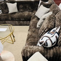 Cozy Stunning Stylish Sectional!