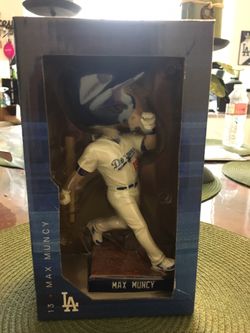 Max Muncy bobble head
