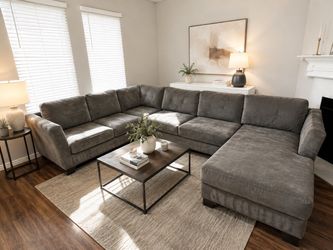 FREE DELIVERY Gray Sectional Couch 🚚