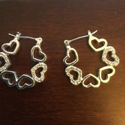 Heart - to - Heart 💖 Silver earrings