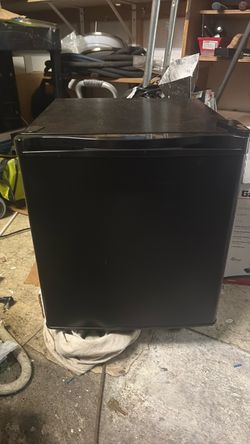 Black Compact Mini Fridge