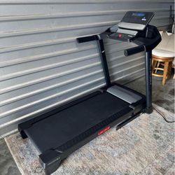 ProForm Trainer 8.7  Smart Treadmill