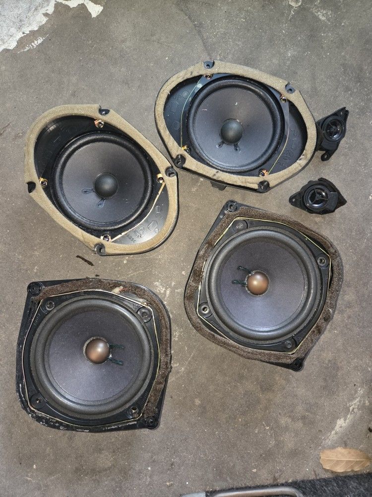 Mazda Bose SPEAKERS With 2 Free Speakers