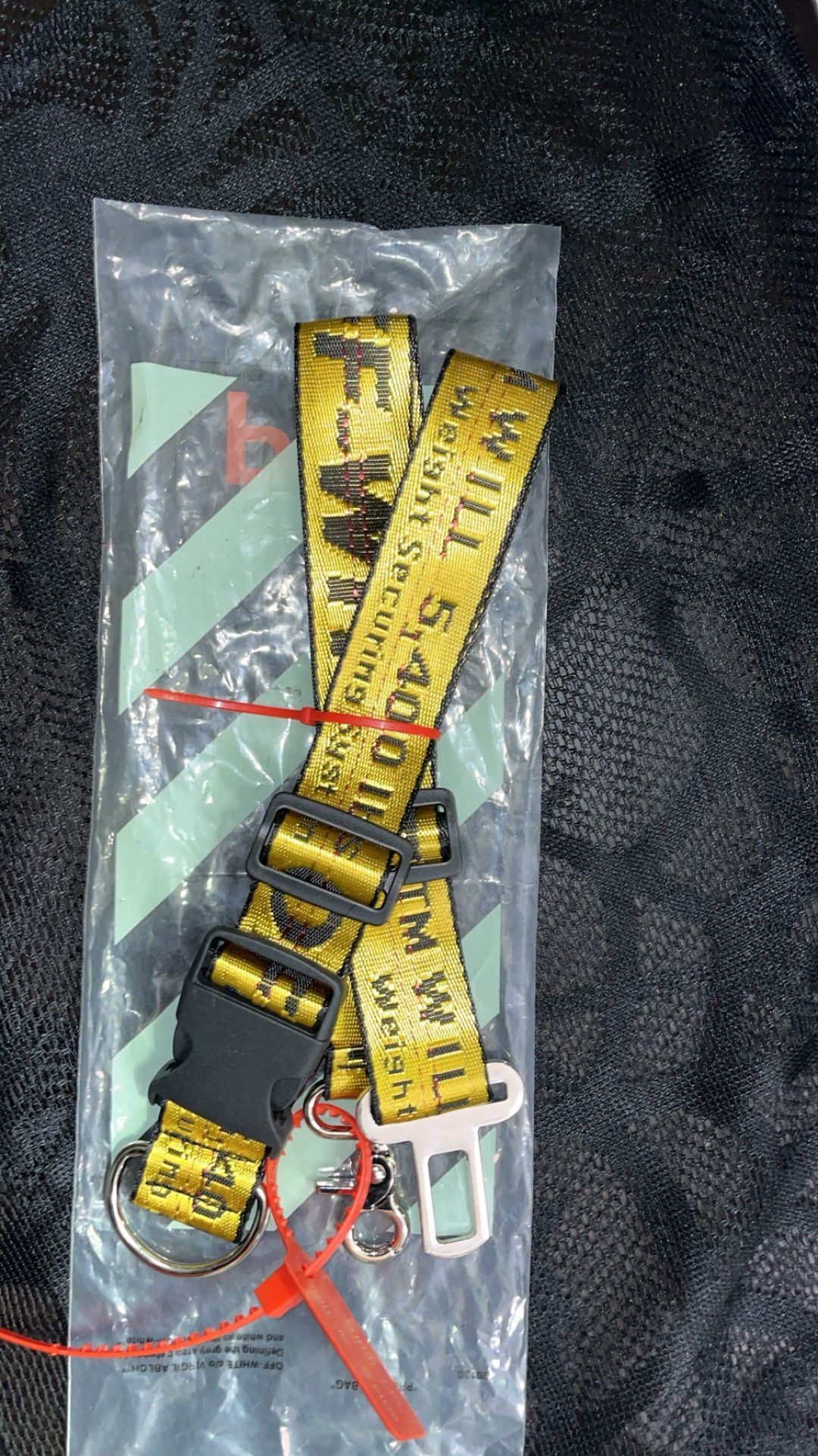 OFF-WHITE Vehicle Safety For Dogs