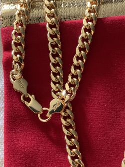 Gold Cuban link chain 9.25 Italy