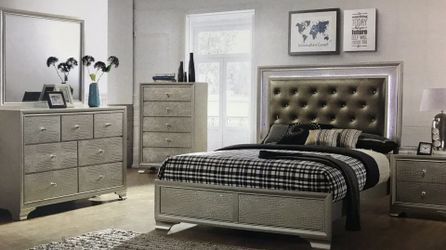 Queen Bedroom Set