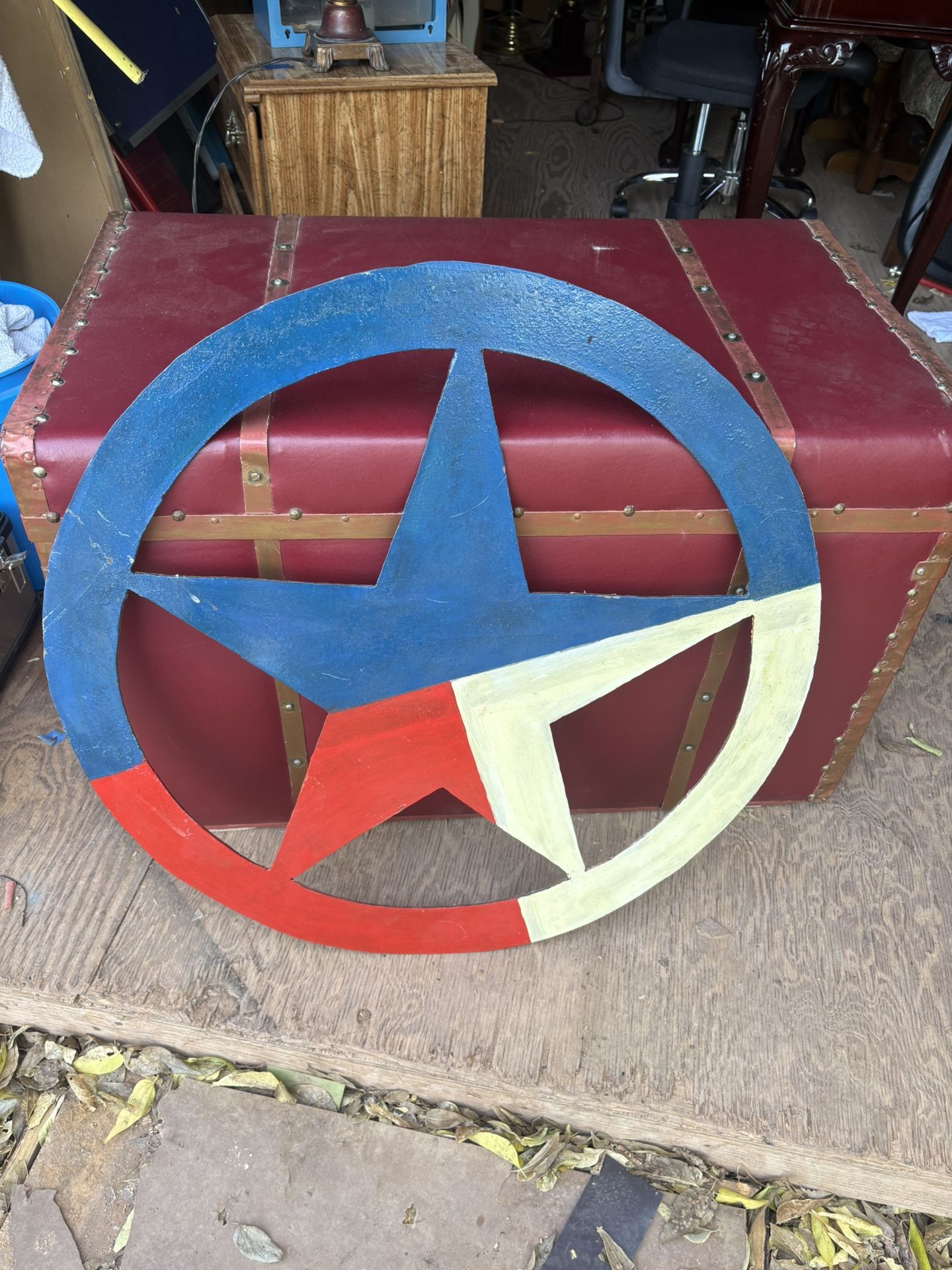 A beautiful metal star 28 inches across it