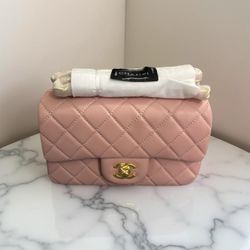 Lambskin Medium Shoulder Bag Pink