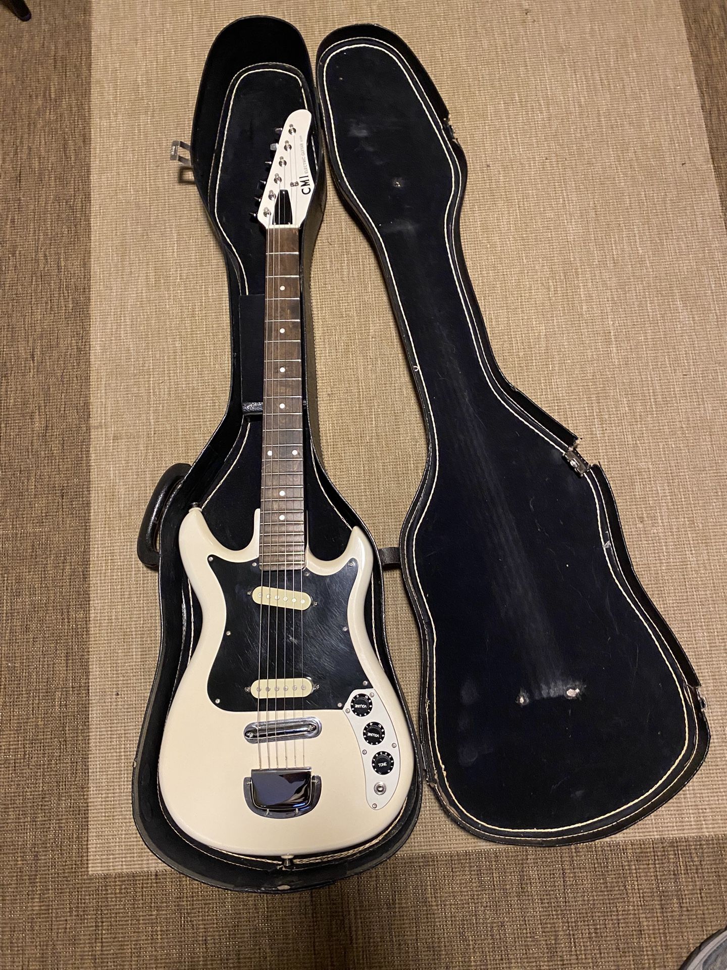 CMI E200 Electric Guitar 