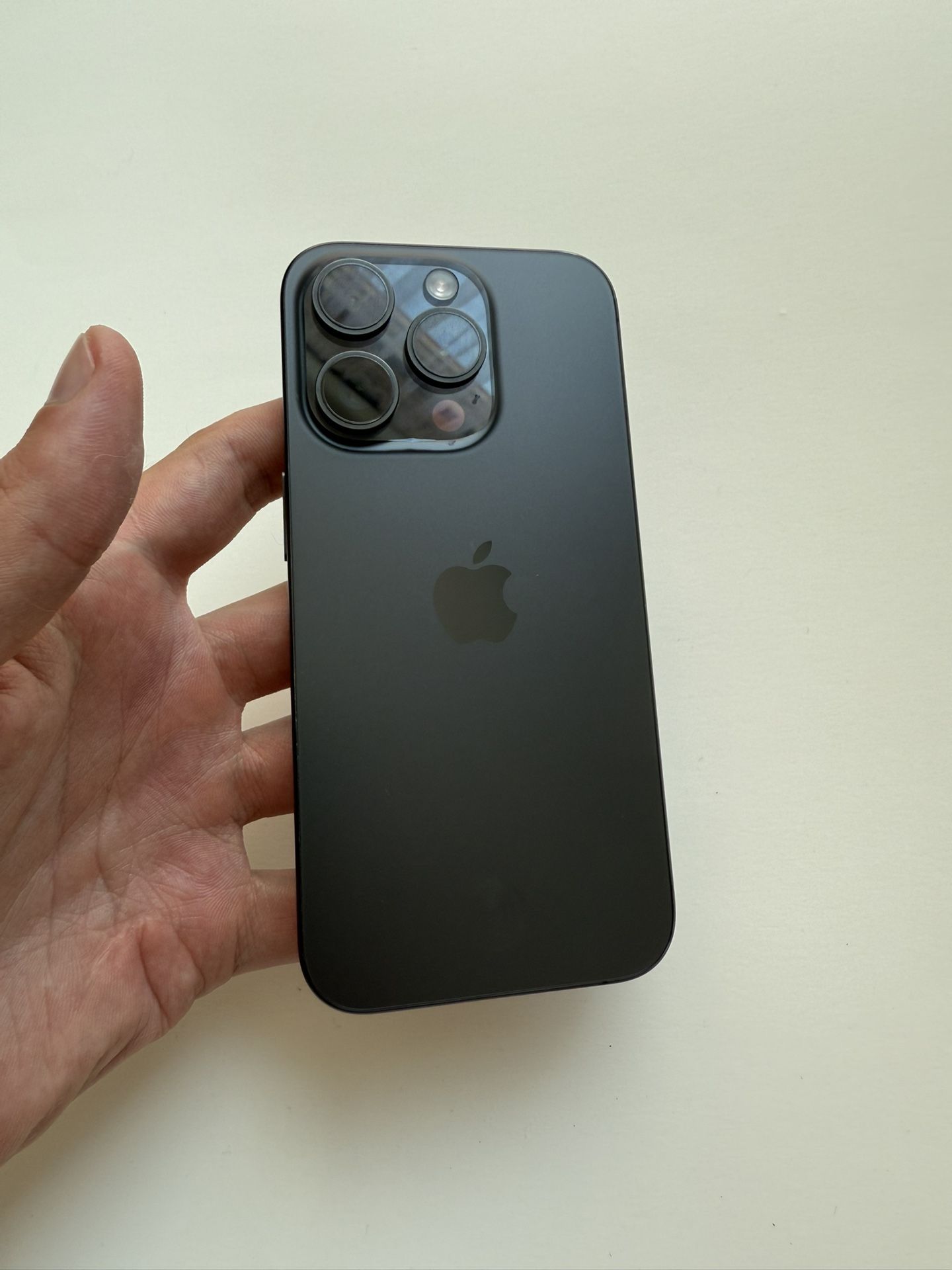 iPhone 15 Pro 128, Fully Unlocked 
