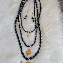 Collar Con Aretes.
