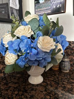 White Sola Wood flower centerpiece with Blue Hydrangeas