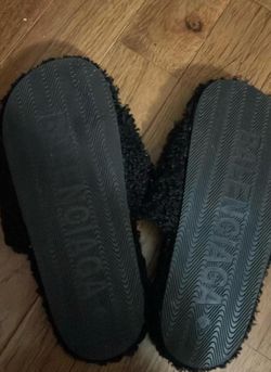Balenciaga fury slides