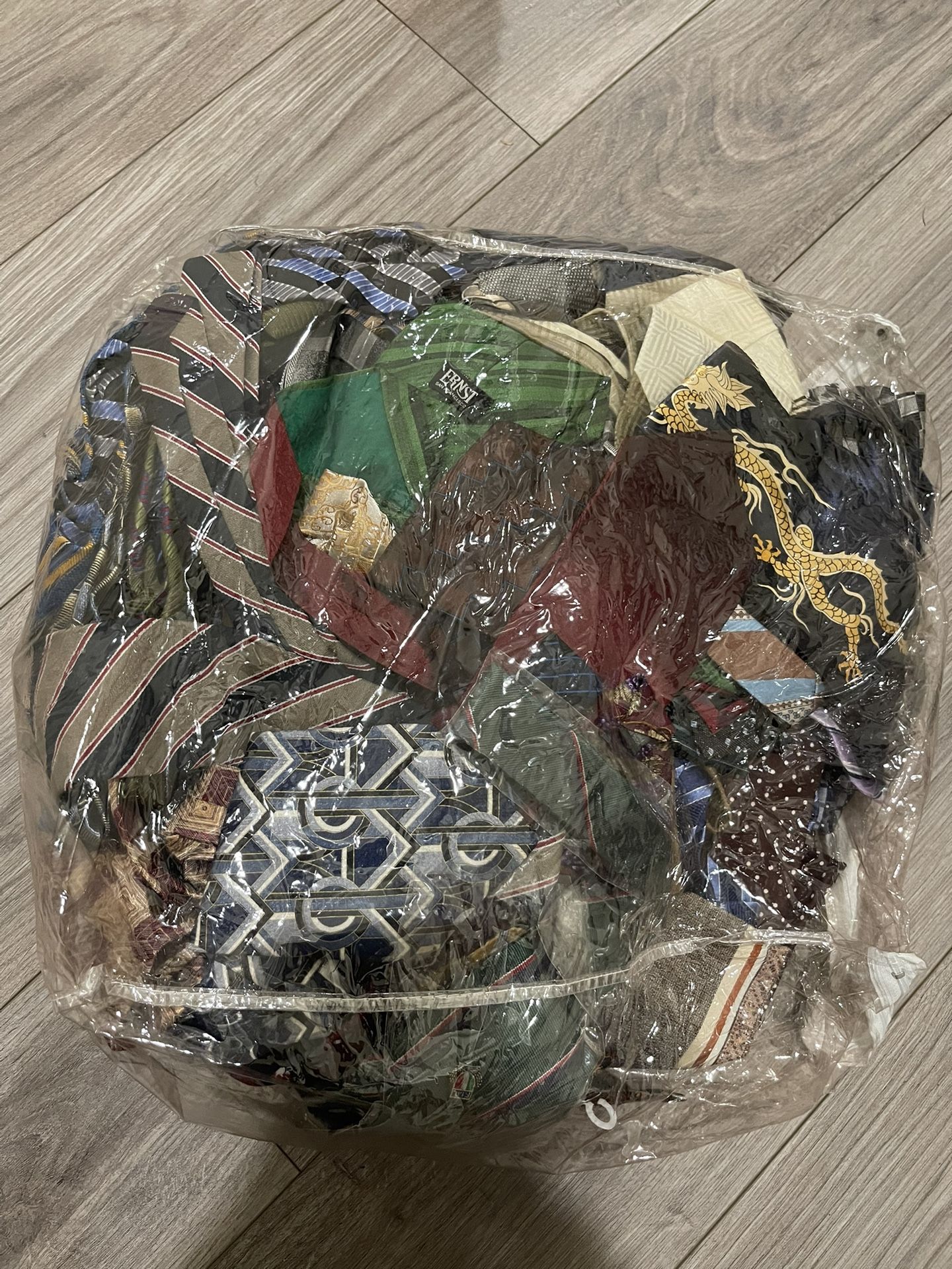 Full Bag Of Assorted Men's Ties
