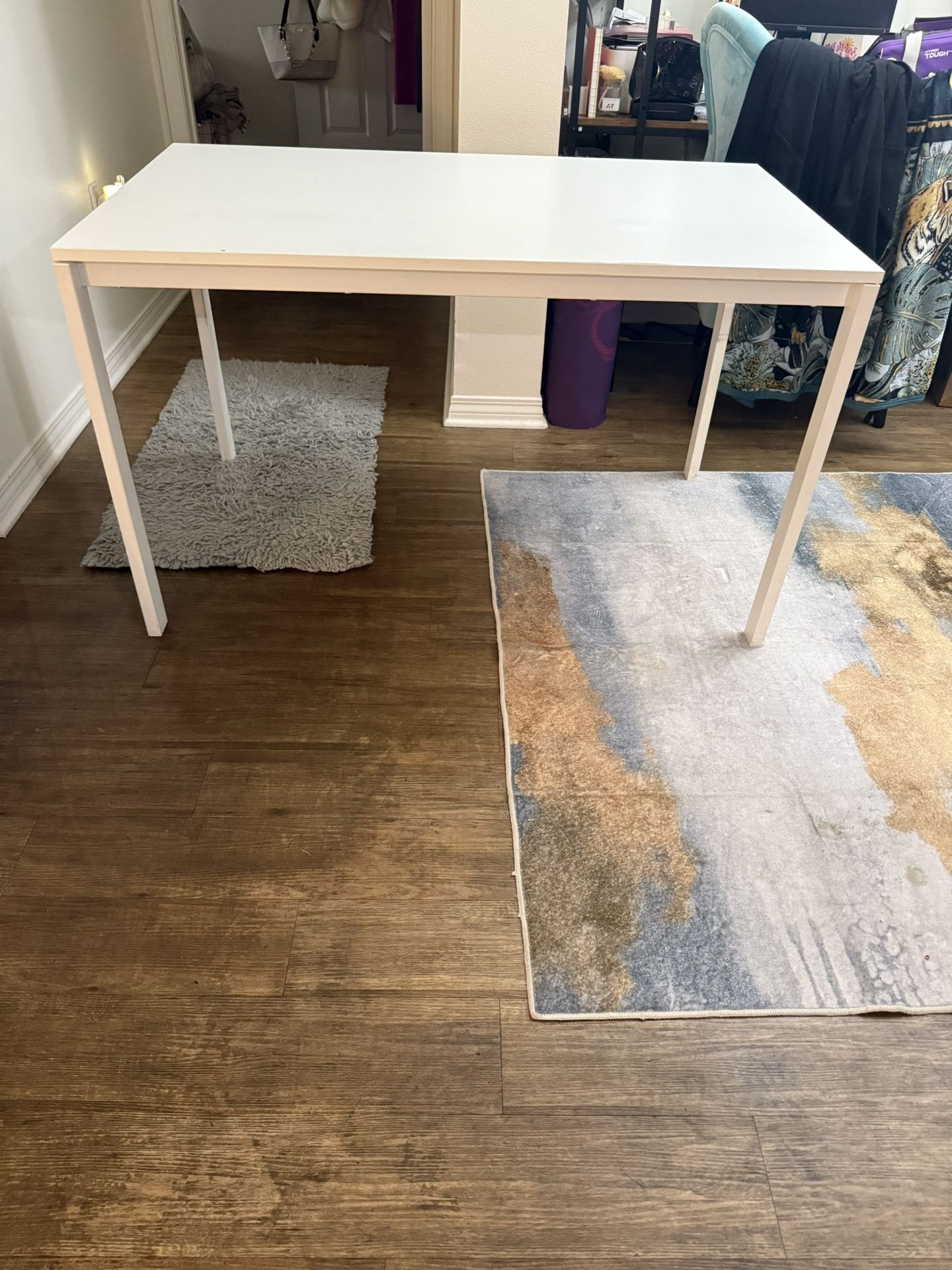 White Table/Desk — NEED GONE ASAP