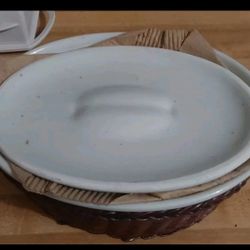 VTG Ironstone Au Gratin Casserole Boats w/ Wicker Basket