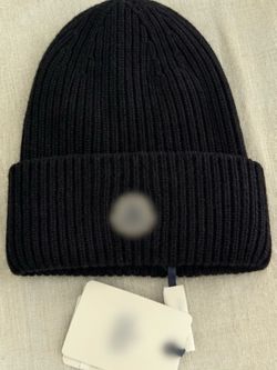 Moncler beanie black