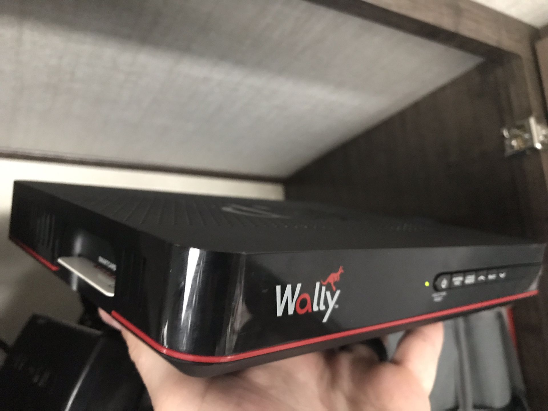 Wally receiver w/ remote