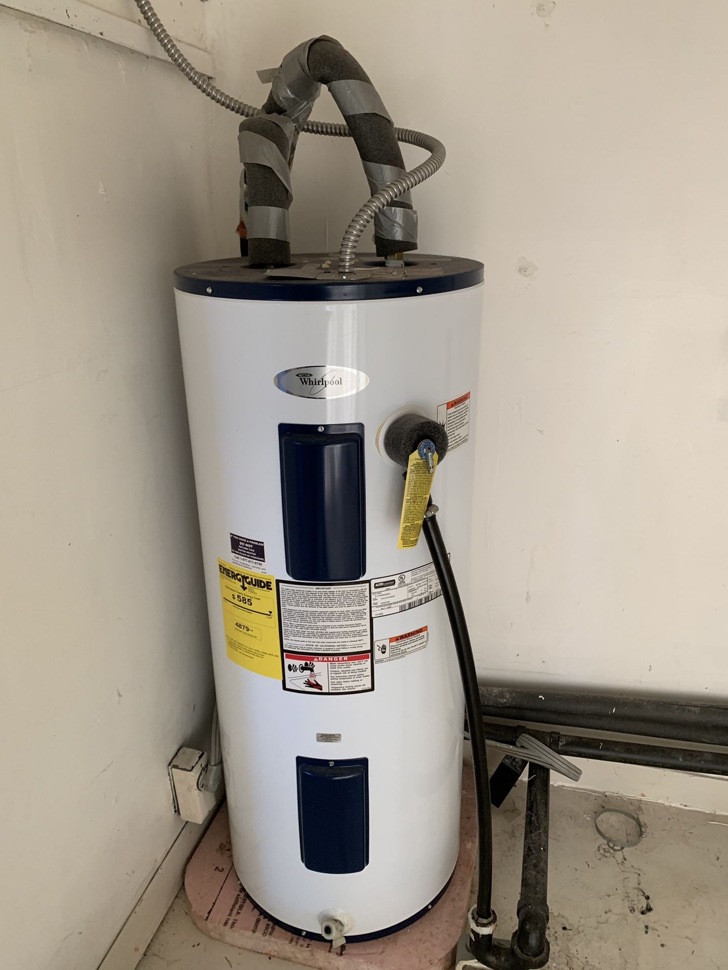 Electric hot water tank