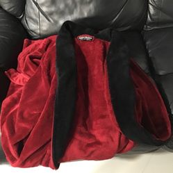 Hugh Hefner Type Bathrobe Bath Robe Mens SM but Large Red Black 