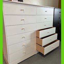 12 drawers dresser/ Twelve drawers dresser