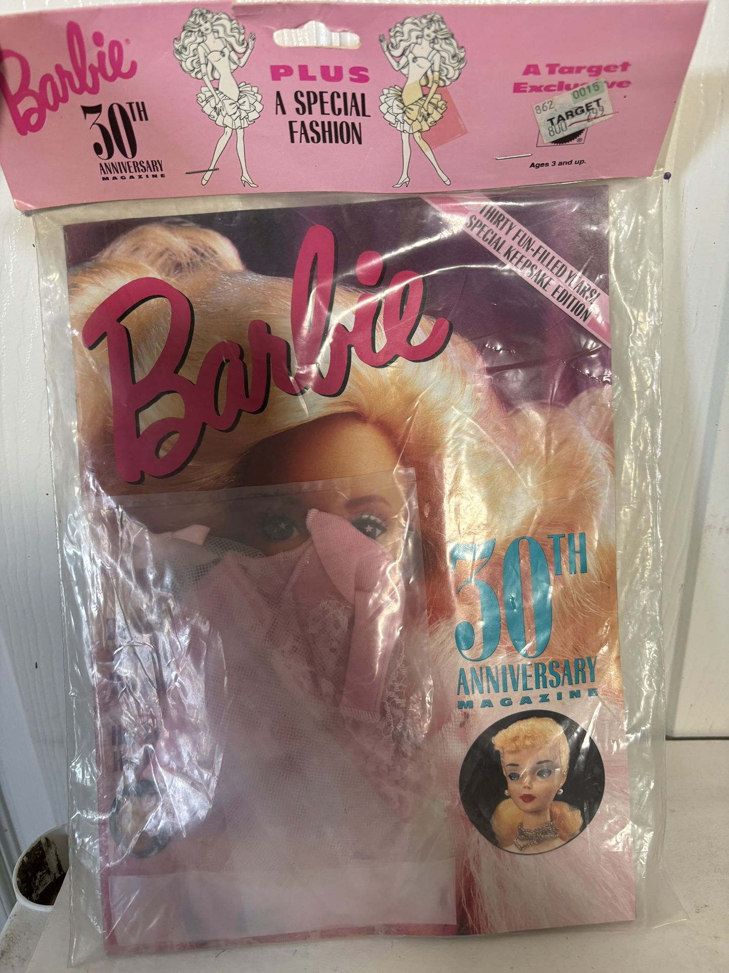 1989 Barbie 30th Anniversary Magazine Includes Outfit