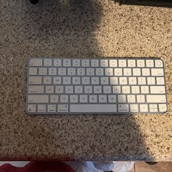 Apple Keyboard 