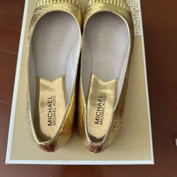Michael Kors Size 7M 