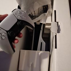 Barely Used PS5 Disc Edition + Controller - Like New, Excellent Condition, Box Included

