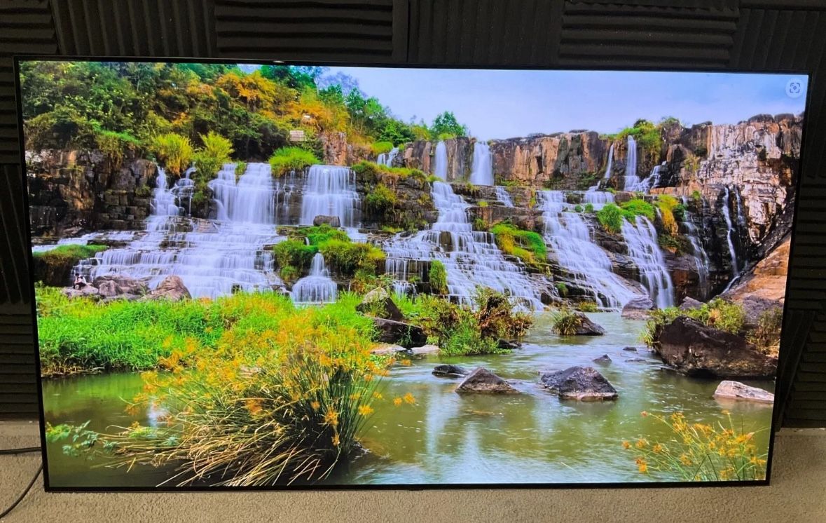 LG OLED 65” 4K TV - C1