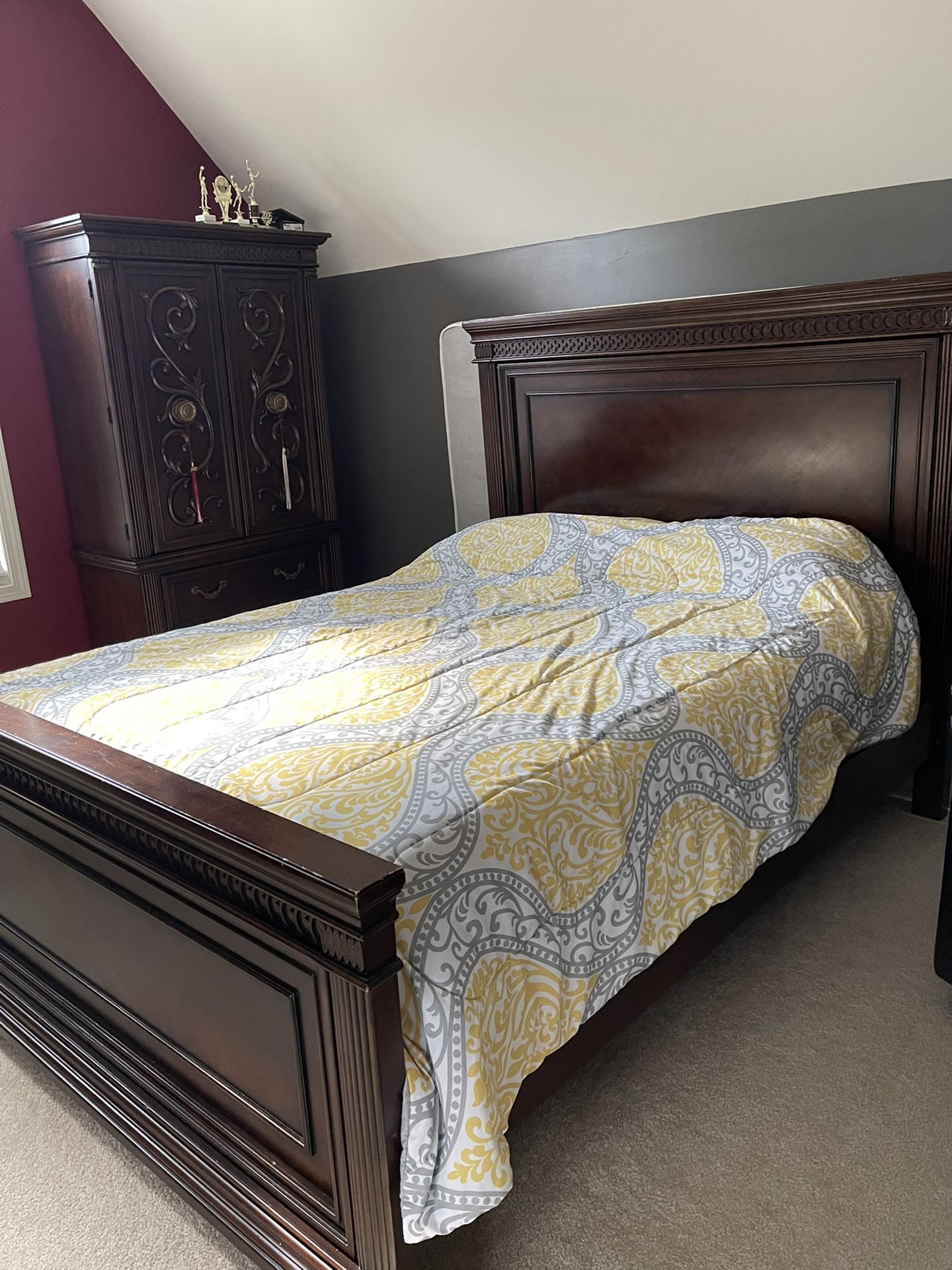Queen Size Bed With Box Spring And Mattress , Armor Included