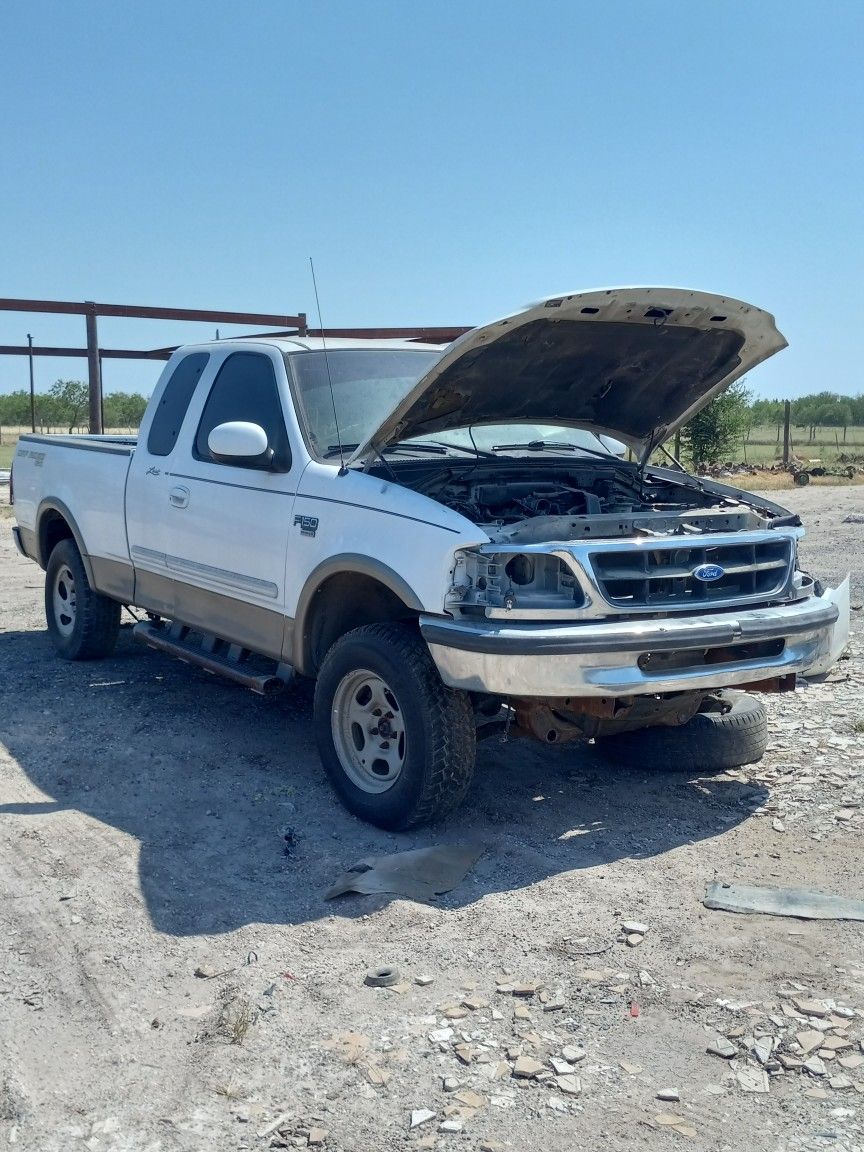 Almaraz Used Auto Parts