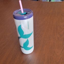 Starbucks 2025 Siren Mermaid Pearlescent Purple Venti 24oz Hot Cold Cup 
Tumbler. Pre-owned, very good shape, please see photos for details. 
Weight o
