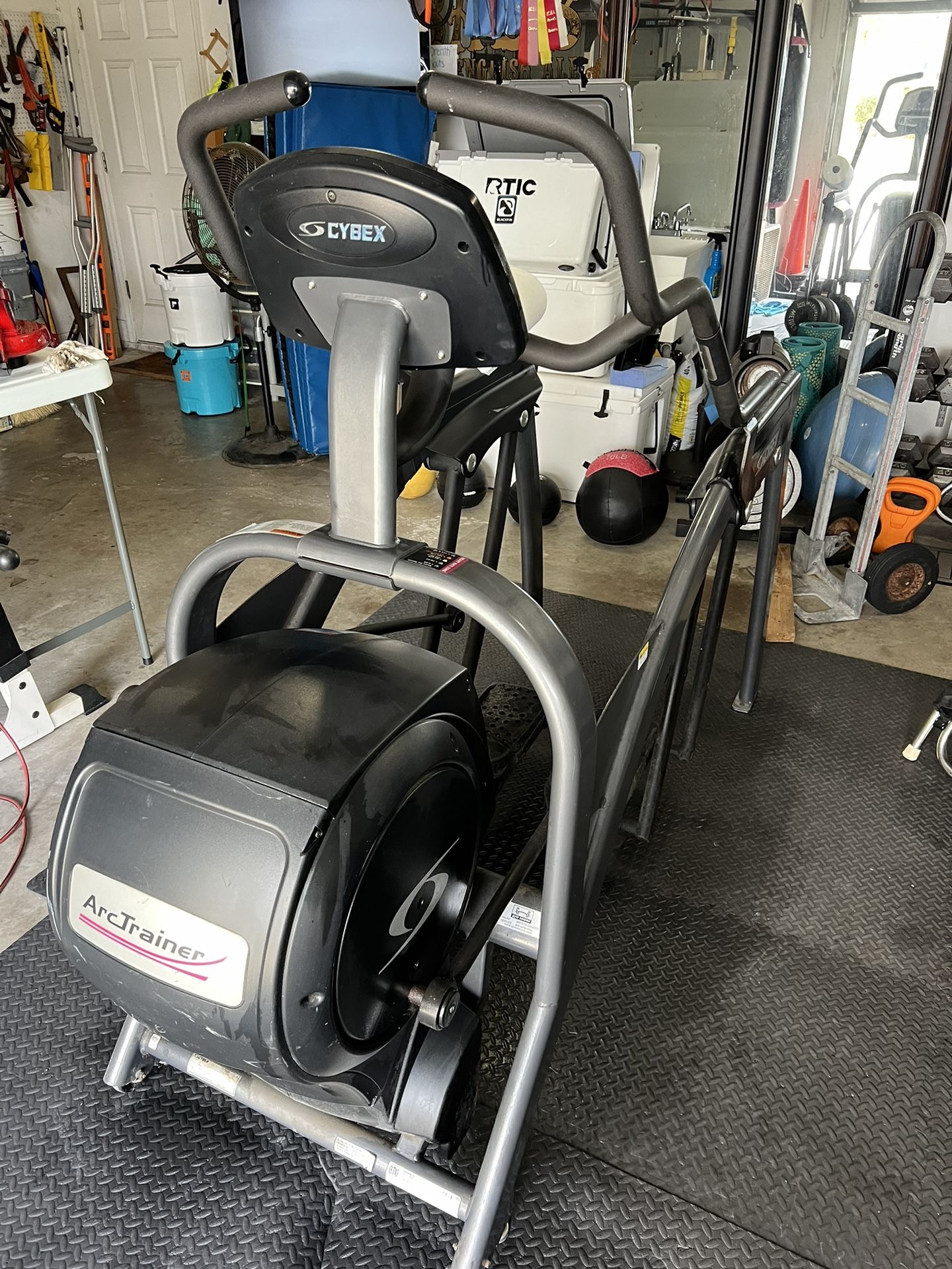 Cybex 620a ARC Elliptical Trainer