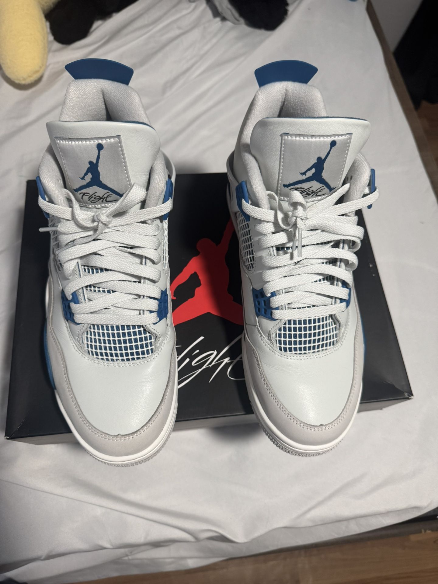 Air Jordan 4 Military Blue
