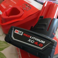 12v Milwaukee Battery 4.0 Ah And Charger 