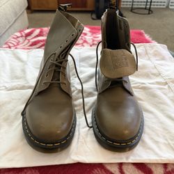 Men’s 12 Olive Green Dr. Martens