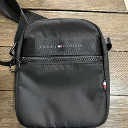 Tommy Hilfiger Crossbody