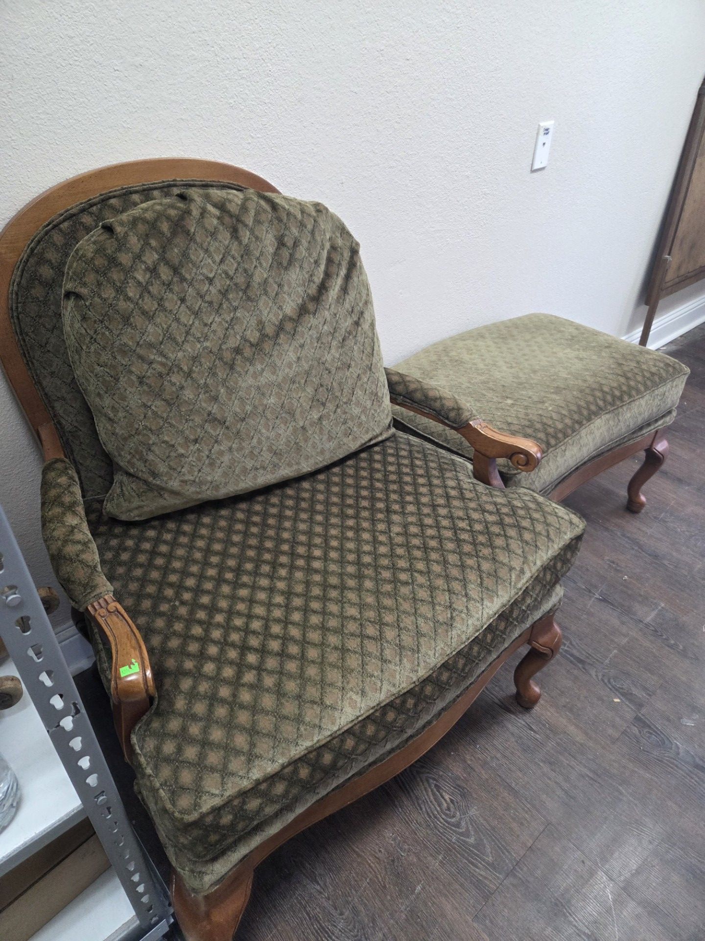 Oversized chair and ottoman