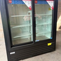 Refrigerator $1000