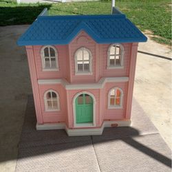 Little Tikes My Size Doll House