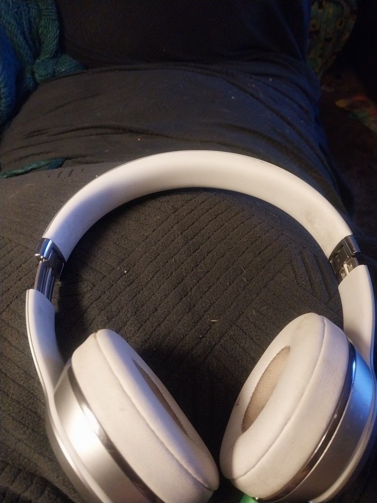 Beats Solo 3 Bluetooth Headphones