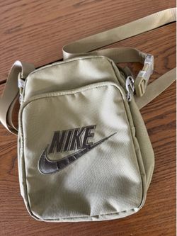 Nike Crossbody Bag Unisex Neutral Olive Heritage Metallic
