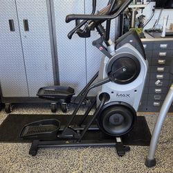 BOW FLEX MAX TRAINER M6