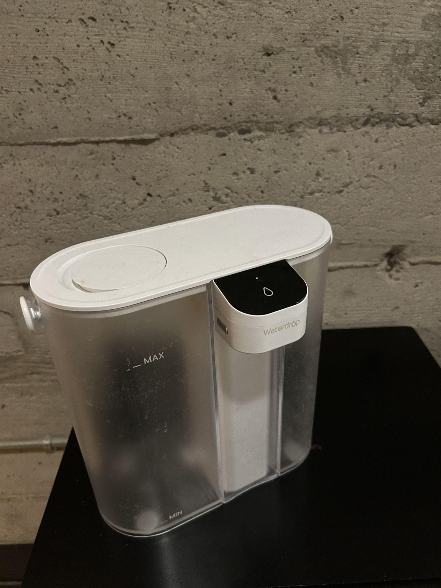 Countertop Water Filtering System